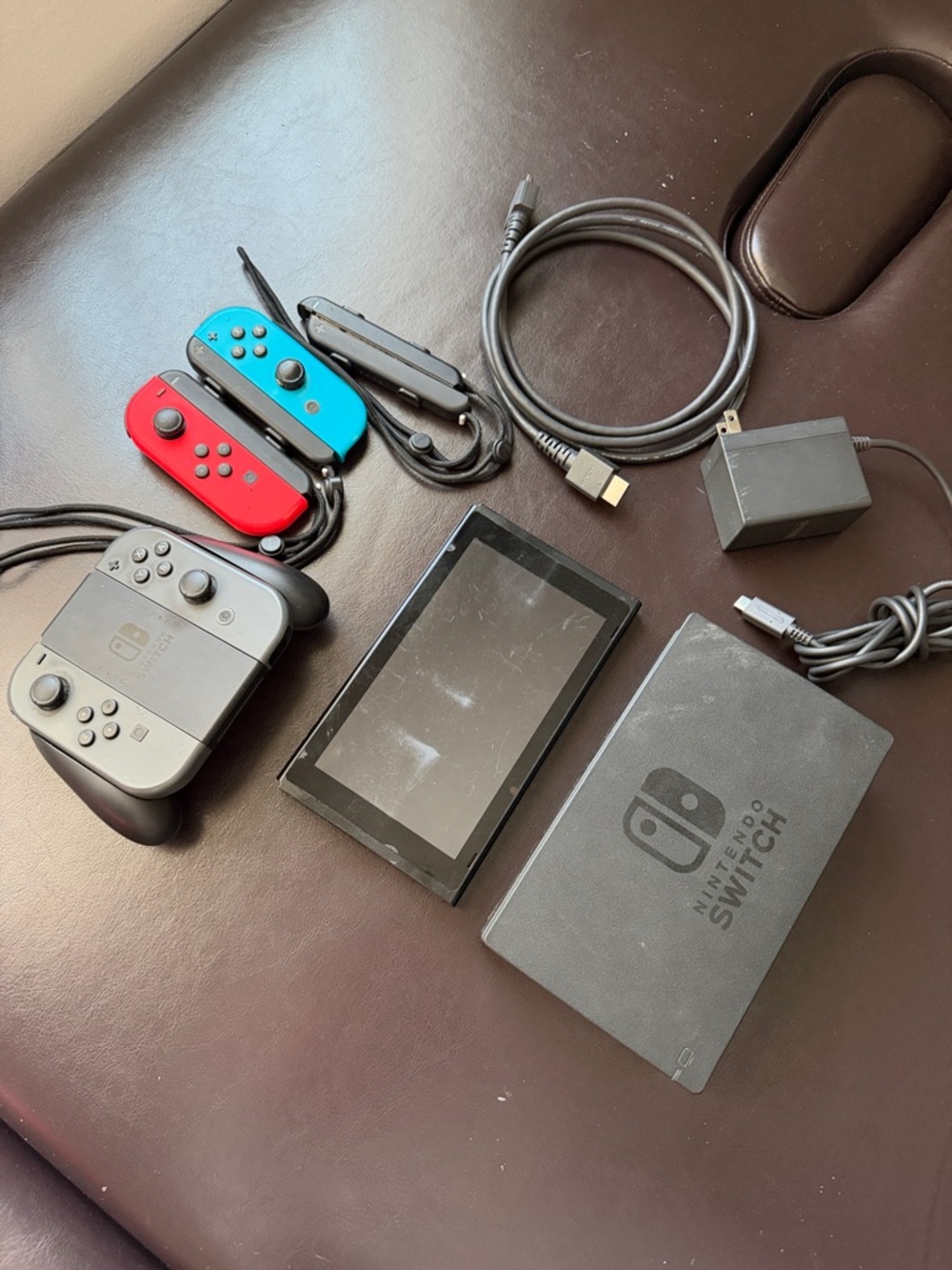 Nintendo Switch Handheld Console with additional Controllers - Picture 5 of 6